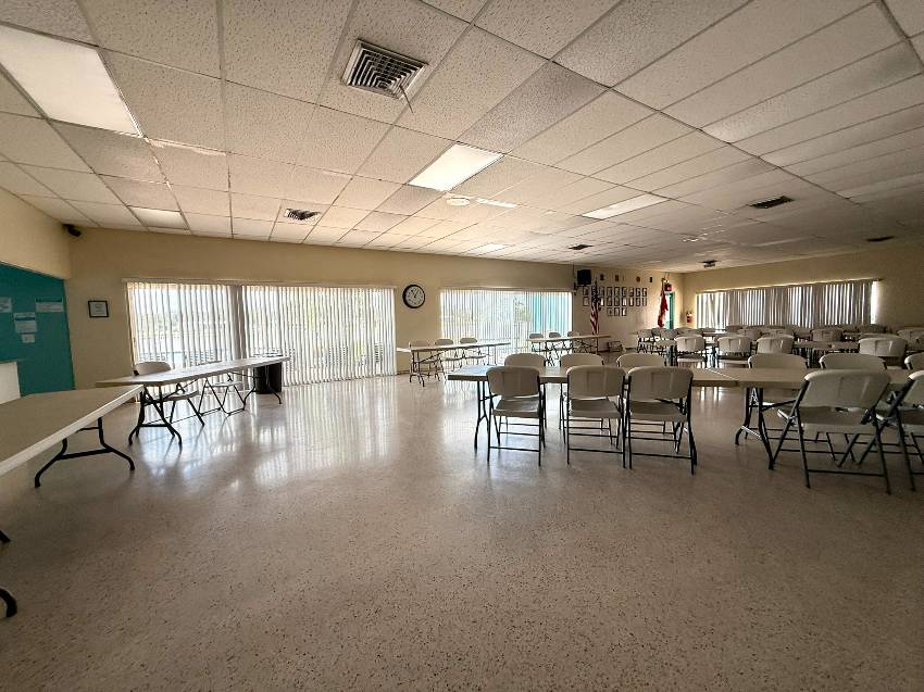 Pescara Lakes - Mobile Home Community