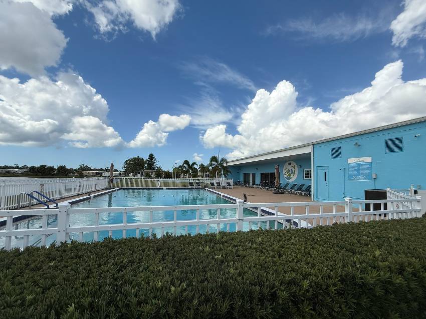 Pescara Lakes - Mobile Home Community