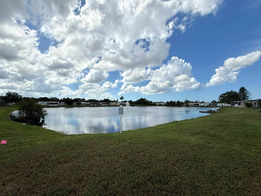 Pescara Lakes - Mobile Home Community