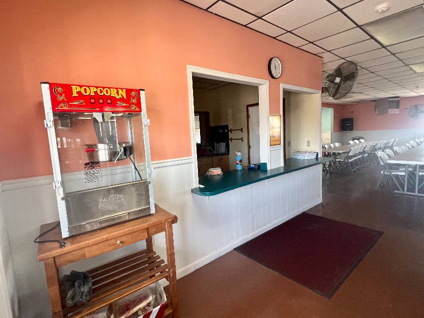 Little Willie's RV Resort - Mobile Home Community