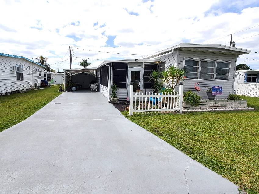 15 Haven Ave a Palmetto, FL Mobile or Manufactured Home for Sale