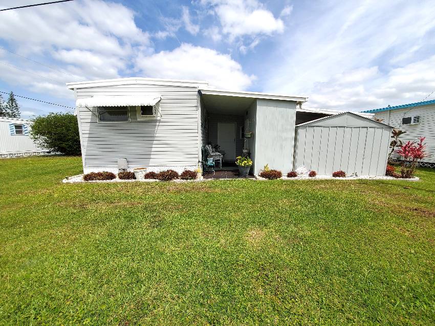 15 Haven Ave a Palmetto, FL Mobile or Manufactured Home for Sale