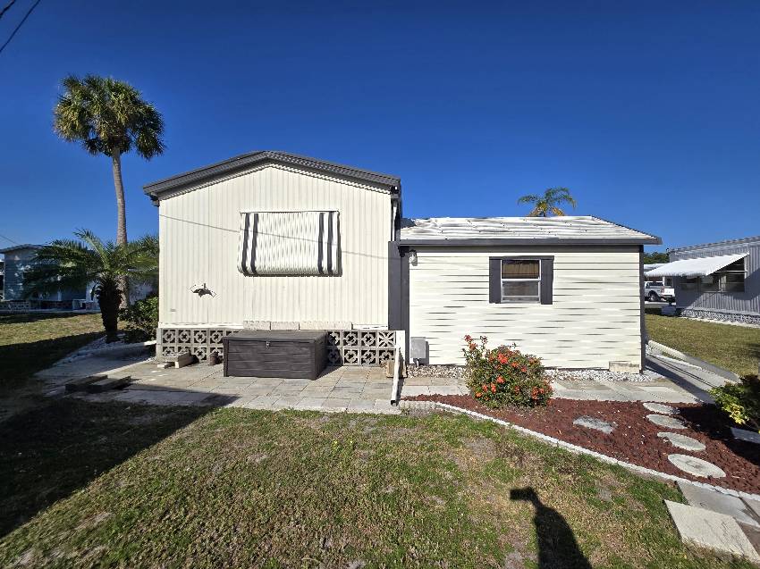 29 Lakeview Dr a Palmetto, FL Mobile or Manufactured Home for Sale