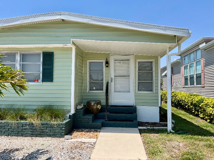915 Bonaire a Venice, FL Mobile or Manufactured Home for Sale