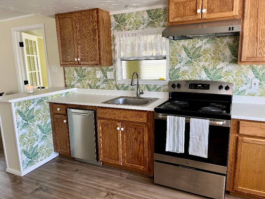 915 Bonaire a Venice, FL Mobile or Manufactured Home for Sale