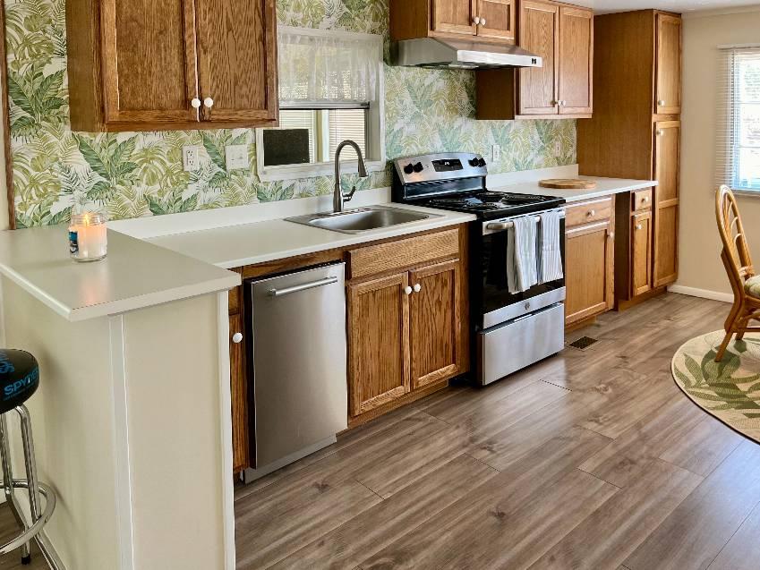 915 Bonaire a Venice, FL Mobile or Manufactured Home for Sale