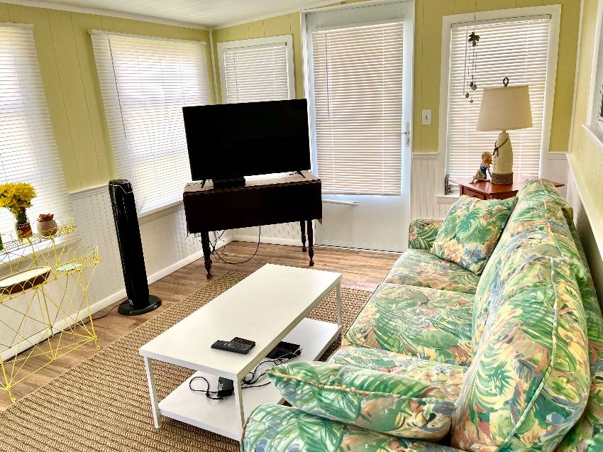 915 Bonaire a Venice, FL Mobile or Manufactured Home for Sale