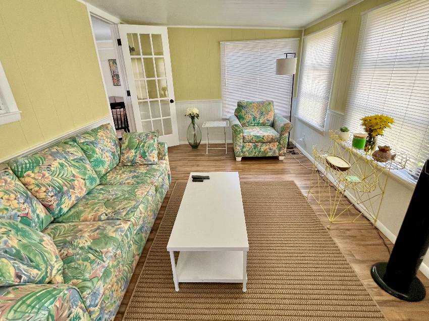 915 Bonaire a Venice, FL Mobile or Manufactured Home for Sale