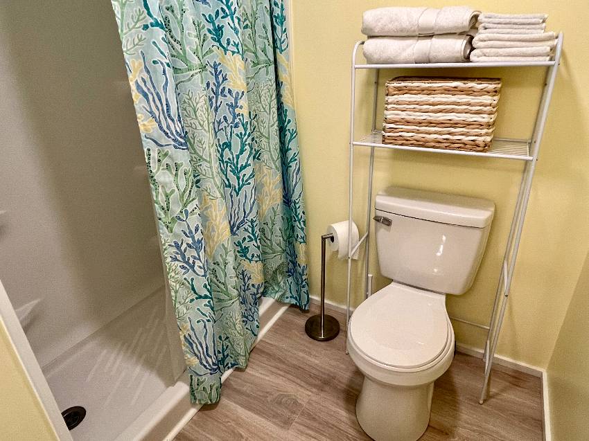 915 Bonaire a Venice, FL Mobile or Manufactured Home for Sale