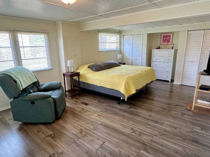 915 Bonaire a Venice, FL Mobile or Manufactured Home for Sale