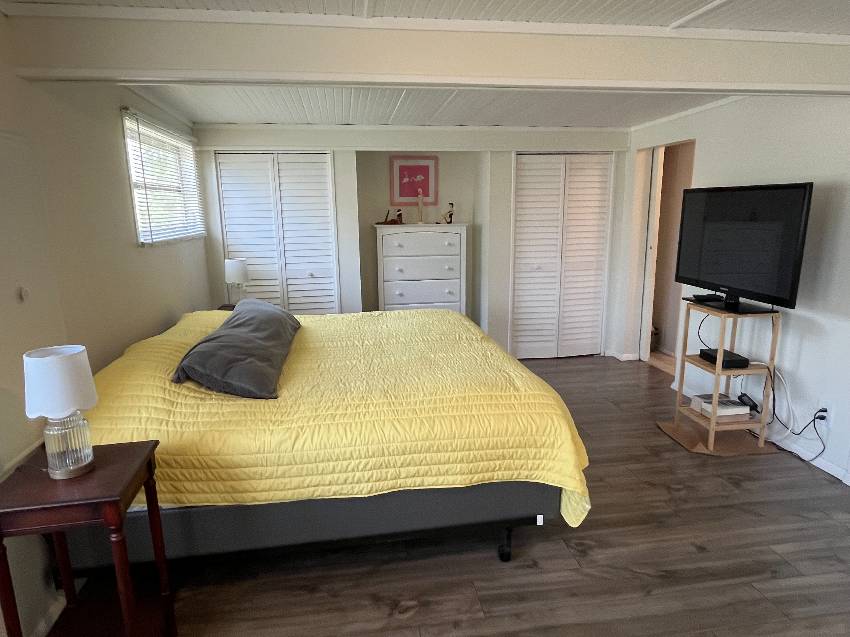 915 Bonaire a Venice, FL Mobile or Manufactured Home for Sale