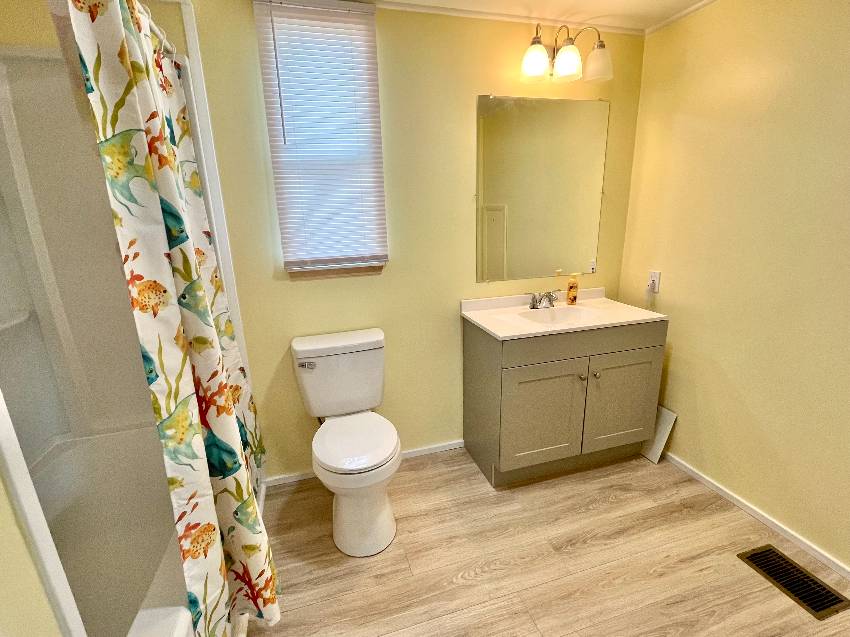 915 Bonaire a Venice, FL Mobile or Manufactured Home for Sale