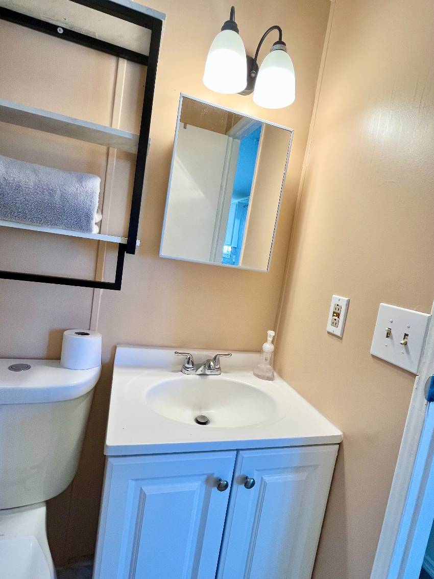 1300 N River Rd Lot E40 a Venice, FL Mobile or Manufactured Home for Sale