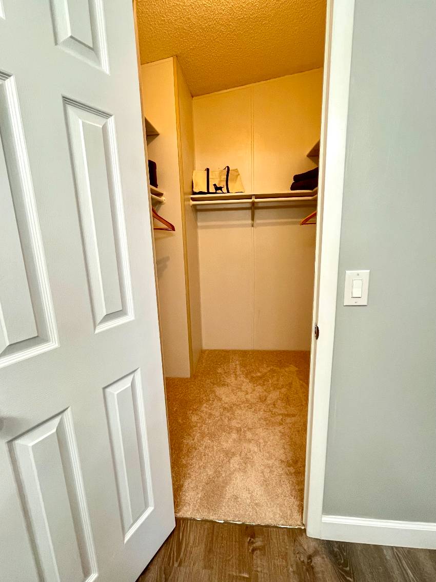 1206 N Indies Cir a Venice, FL Mobile or Manufactured Home for Sale