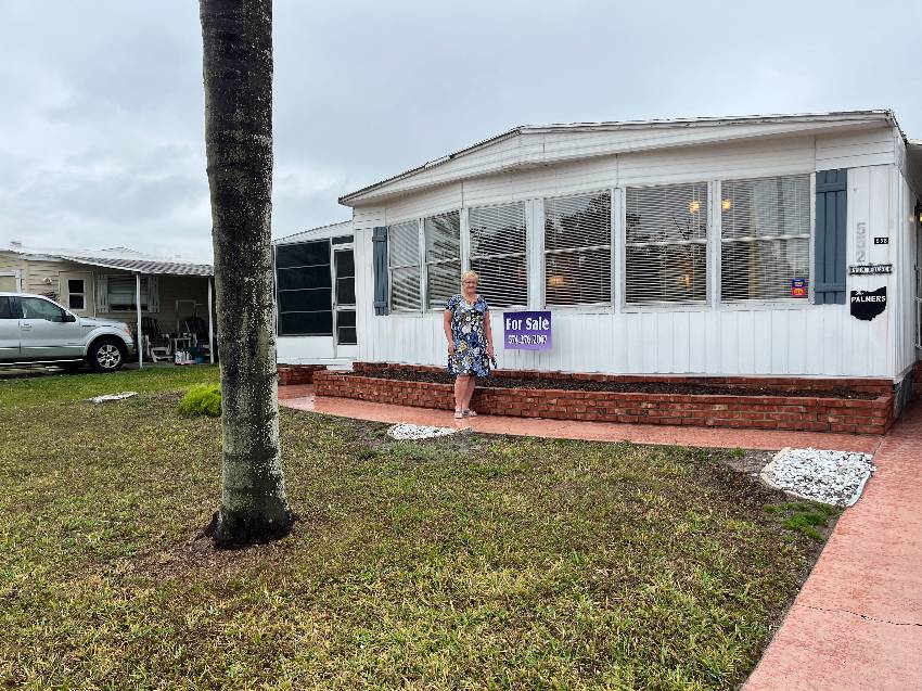552 Montego Lane a Ellenton, FL Mobile or Manufactured Home for Sale