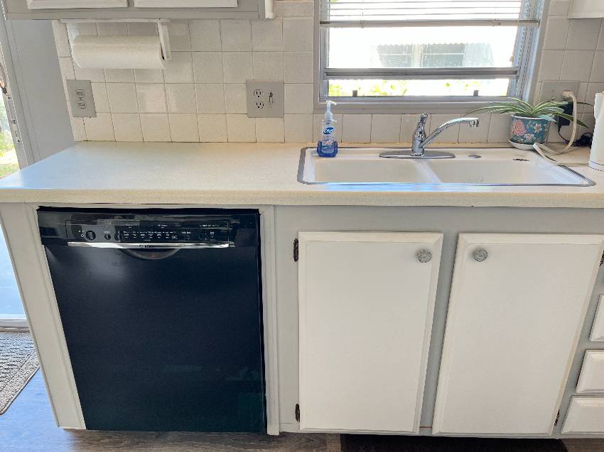 976 Trinidad a Venice, FL Mobile or Manufactured Home for Sale