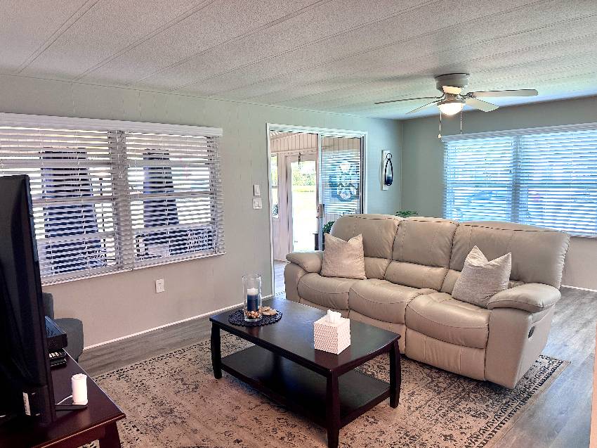 394 Peppertree a Ellenton, FL Mobile or Manufactured Home for Sale