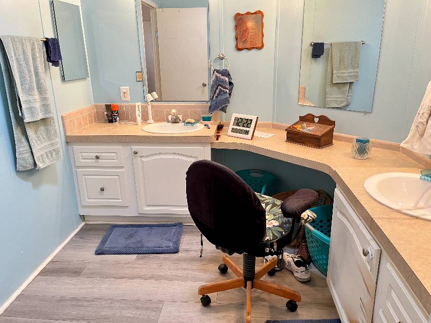 976 Bonaire a Venice, FL Mobile or Manufactured Home for Sale