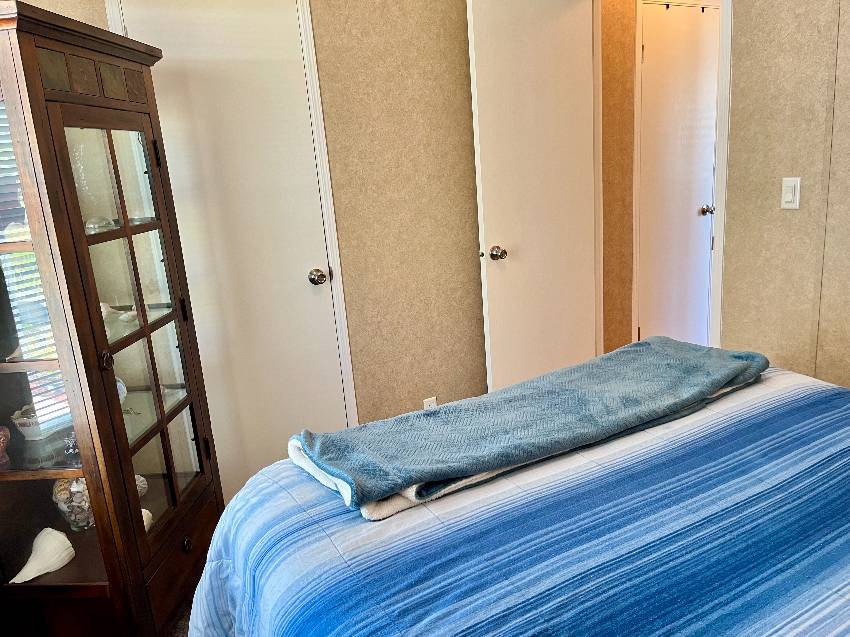 999 Bonaire a Venice, FL Mobile or Manufactured Home for Sale