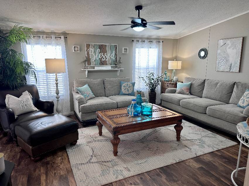4308 Buena Vista Drive North a Ellenton, FL Mobile or Manufactured Home for Sale