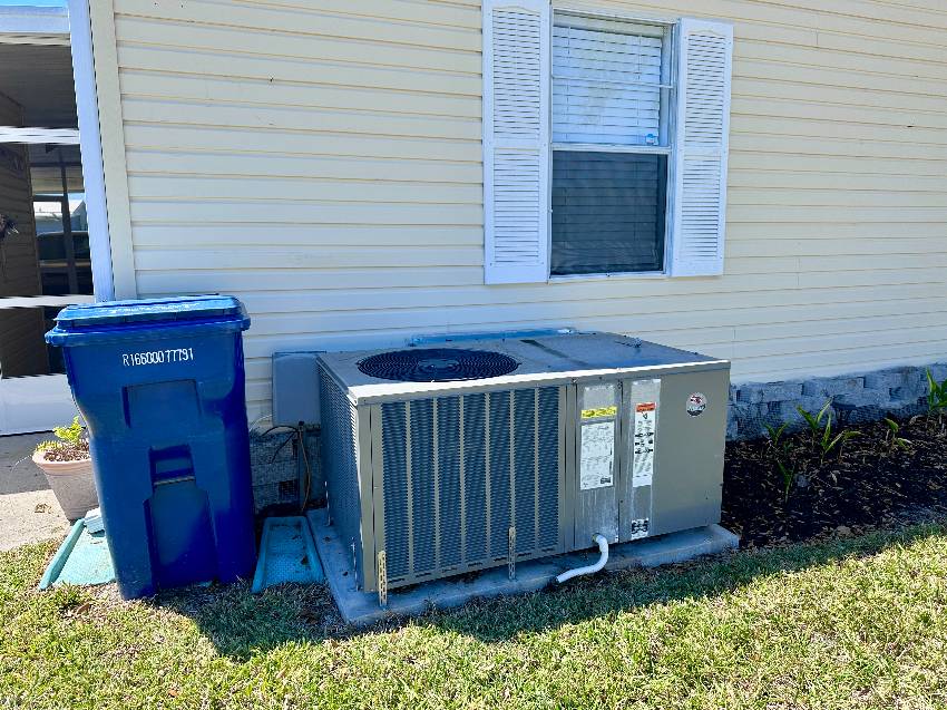 4308 Buena Vista Drive North a Ellenton, FL Mobile or Manufactured Home for Sale