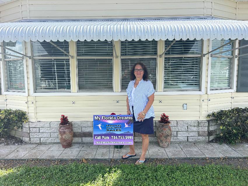 21 Imperial Ave a Palmetto, FL Mobile or Manufactured Home for Sale