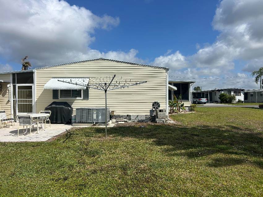 21 Imperial Ave a Palmetto, FL Mobile or Manufactured Home for Sale