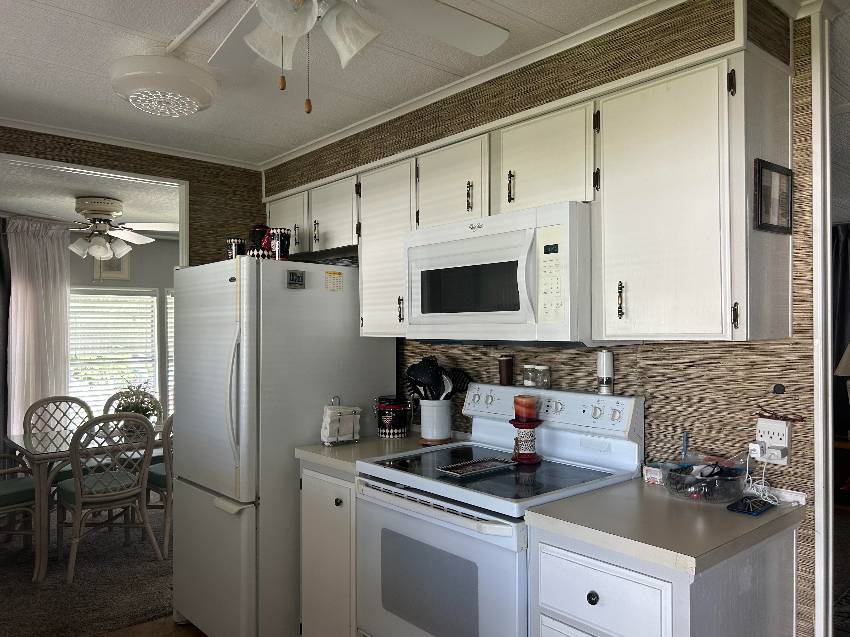 21 Imperial Ave a Palmetto, FL Mobile or Manufactured Home for Sale