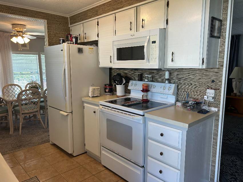 21 Imperial Ave a Palmetto, FL Mobile or Manufactured Home for Sale