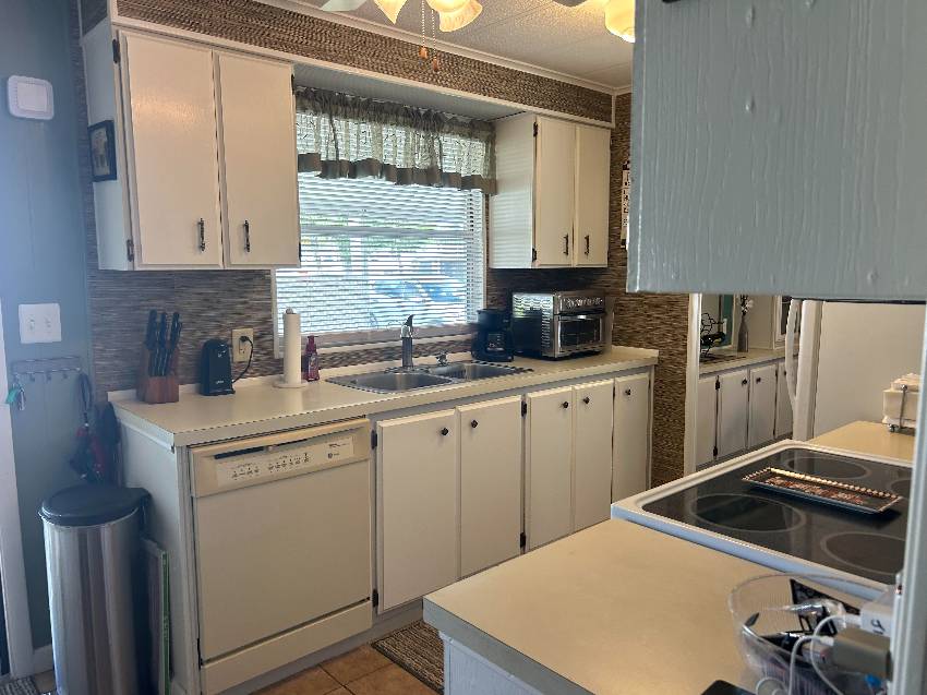 21 Imperial Ave a Palmetto, FL Mobile or Manufactured Home for Sale