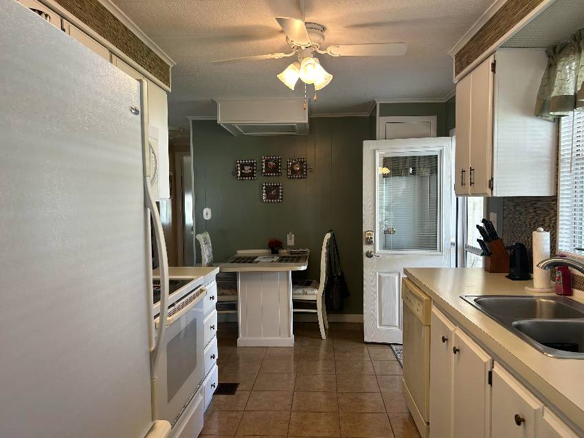 21 Imperial Ave a Palmetto, FL Mobile or Manufactured Home for Sale
