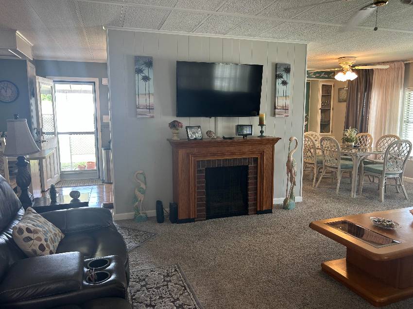 21 Imperial Ave a Palmetto, FL Mobile or Manufactured Home for Sale