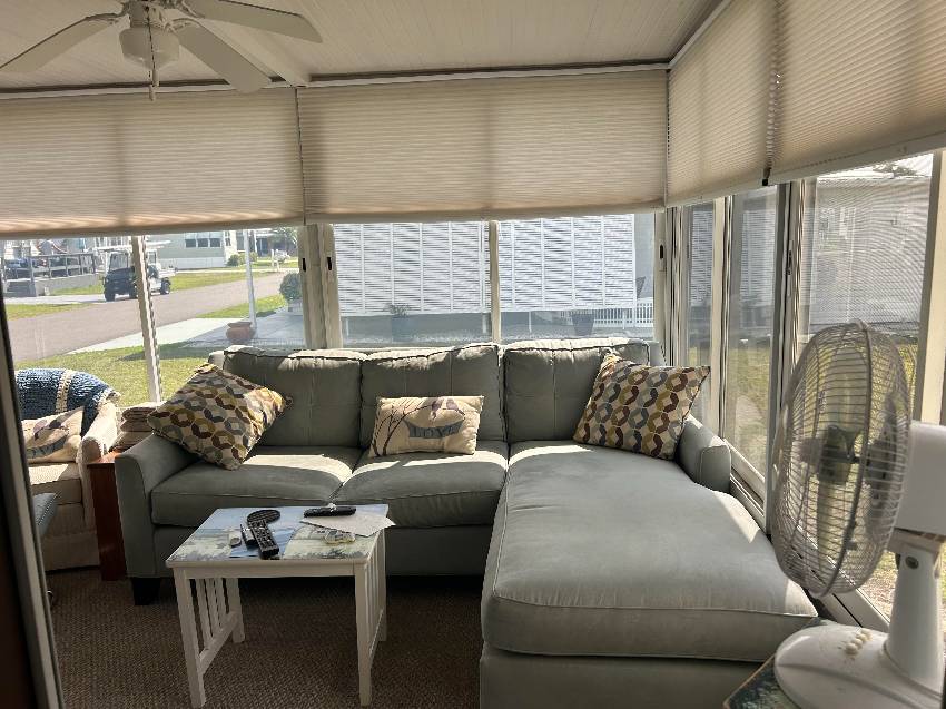 21 Imperial Ave a Palmetto, FL Mobile or Manufactured Home for Sale