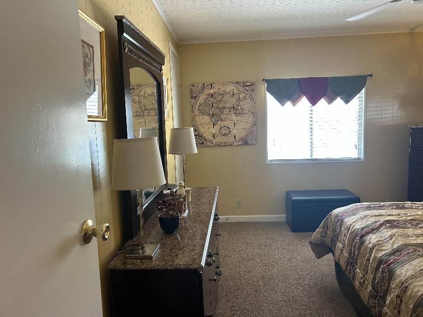 21 Imperial Ave a Palmetto, FL Mobile or Manufactured Home for Sale
