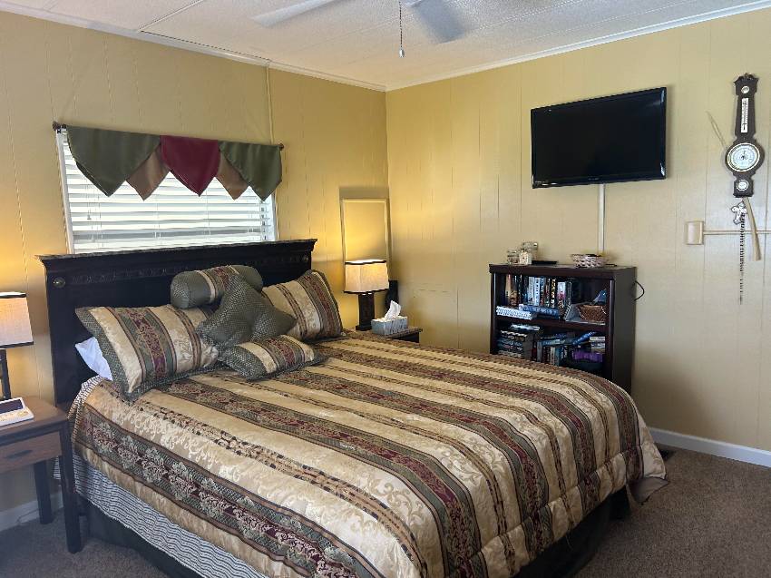 21 Imperial Ave a Palmetto, FL Mobile or Manufactured Home for Sale