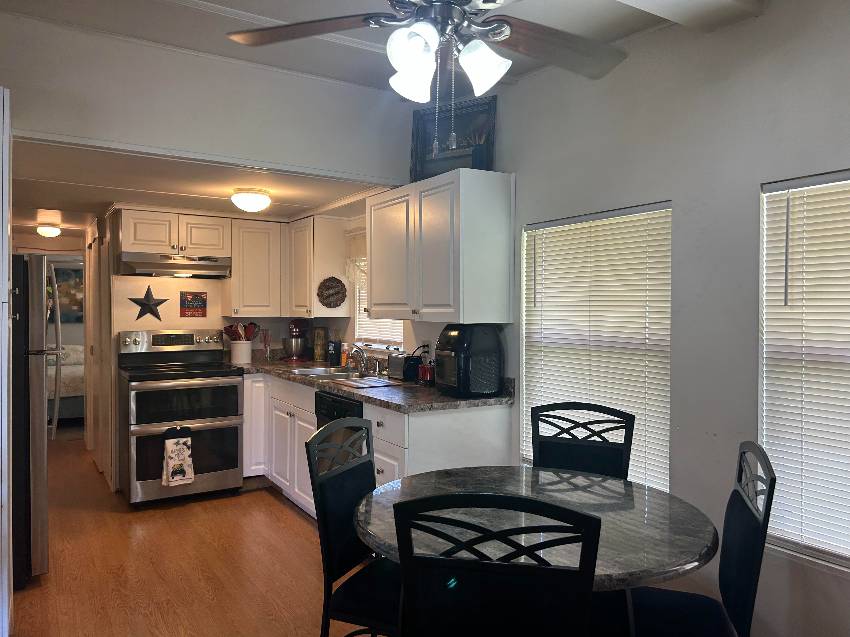 40 Imperial Ave a Palmetto, FL Mobile or Manufactured Home for Sale