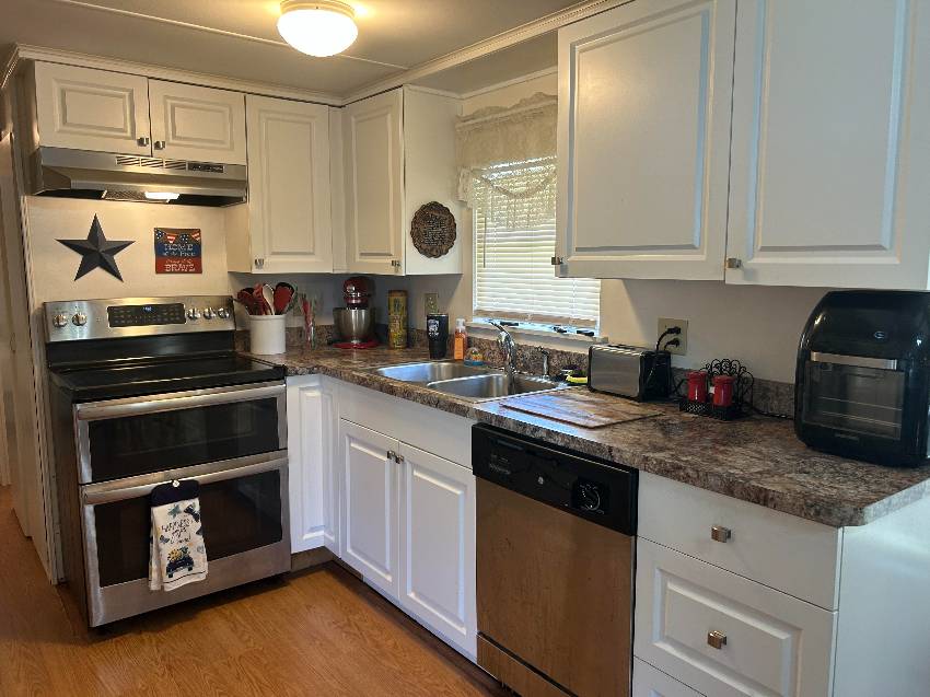 40 Imperial Ave a Palmetto, FL Mobile or Manufactured Home for Sale