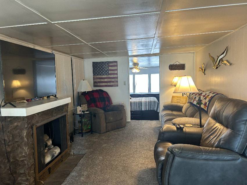 40 Imperial Ave a Palmetto, FL Mobile or Manufactured Home for Sale