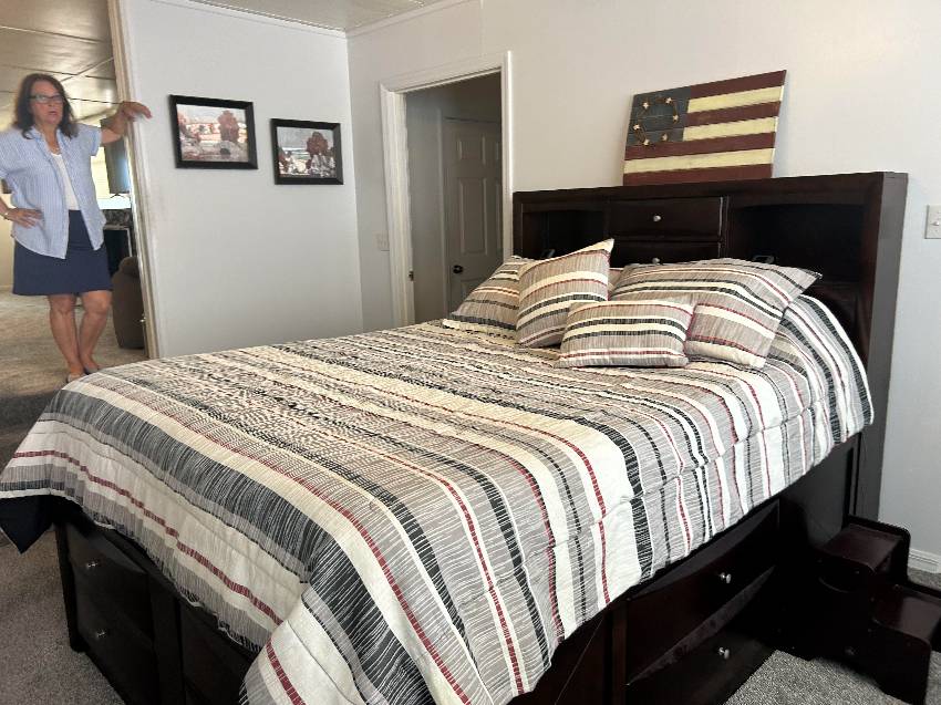 40 Imperial Ave a Palmetto, FL Mobile or Manufactured Home for Sale