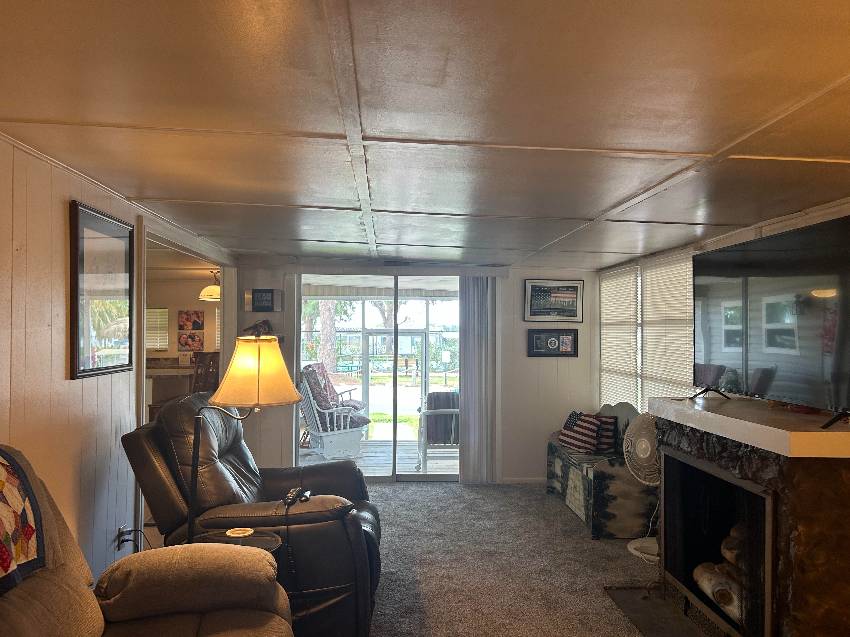 40 Imperial Ave a Palmetto, FL Mobile or Manufactured Home for Sale