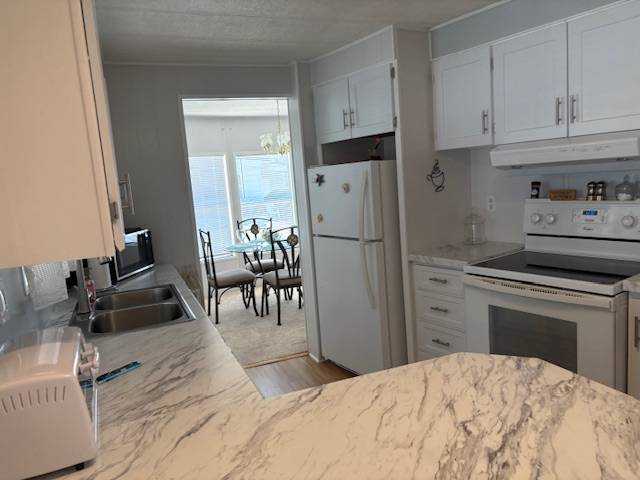291 Apricot St a Bradenton, FL Mobile or Manufactured Home for Sale