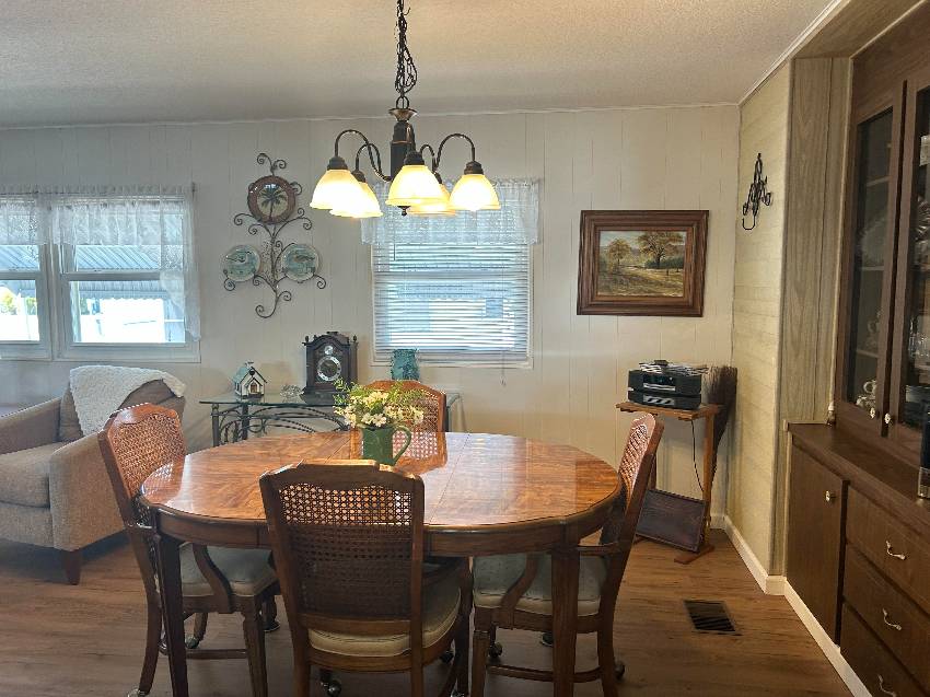 40 Kingsport Ave a Palmetto, FL Mobile or Manufactured Home for Sale