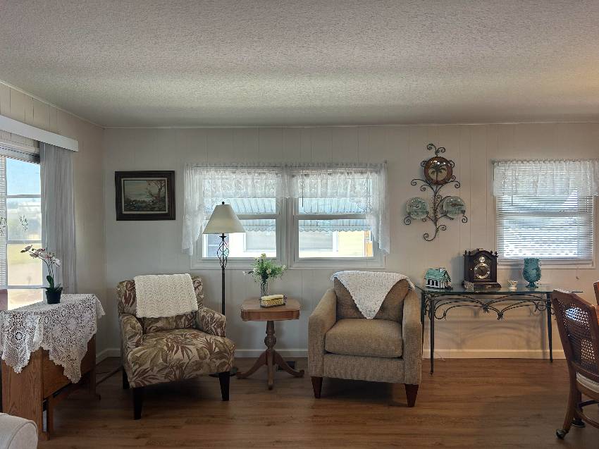 40 Kingsport Ave a Palmetto, FL Mobile or Manufactured Home for Sale
