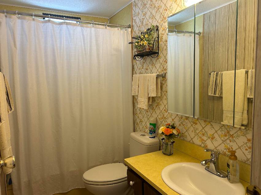 40 Kingsport Ave a Palmetto, FL Mobile or Manufactured Home for Sale