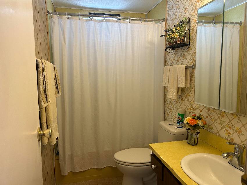 40 Kingsport Ave a Palmetto, FL Mobile or Manufactured Home for Sale