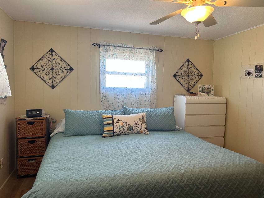 40 Kingsport Ave a Palmetto, FL Mobile or Manufactured Home for Sale
