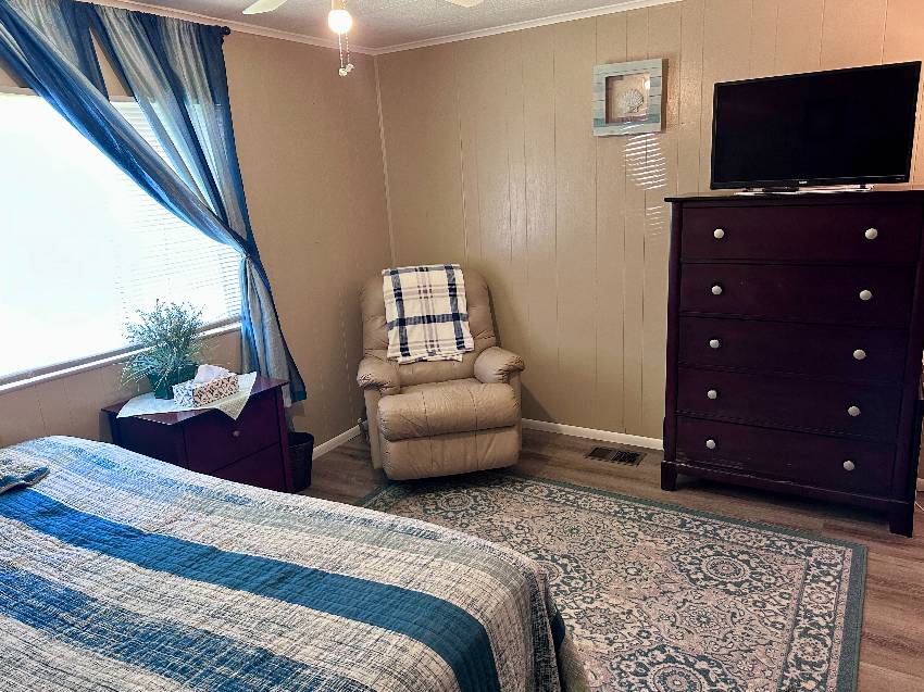 7520 Westwood Dr a Ellenton, FL Mobile or Manufactured Home for Sale
