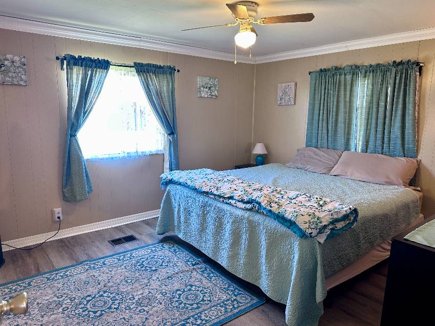 7520 Westwood Dr a Ellenton, FL Mobile or Manufactured Home for Sale