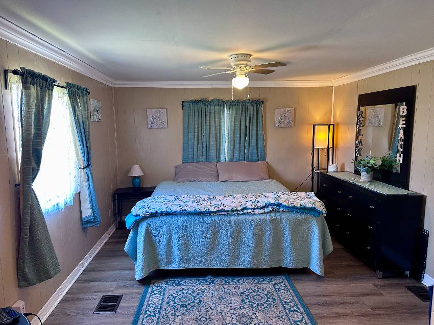 7520 Westwood Dr a Ellenton, FL Mobile or Manufactured Home for Sale