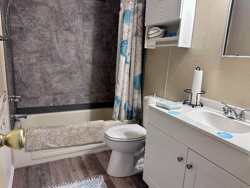 7520 Westwood Dr a Ellenton, FL Mobile or Manufactured Home for Sale